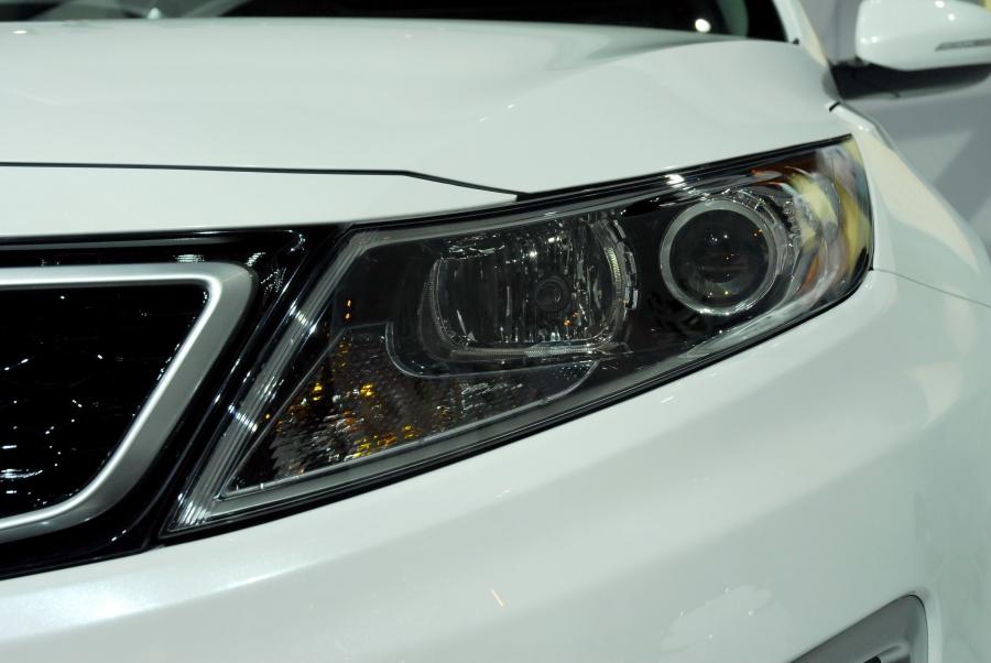  Kia Optima Hybrid 2011 года  (фото 8 из 29)